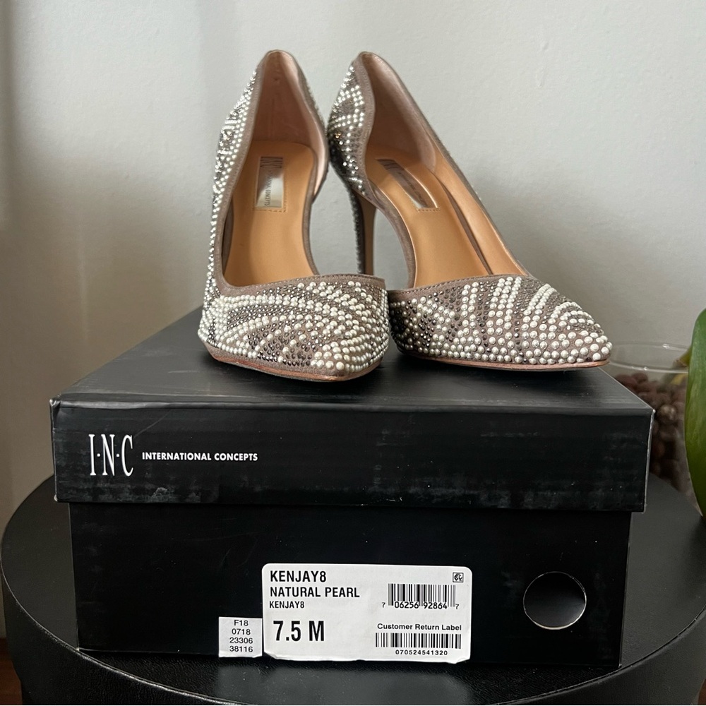 I.N.C. Kenjay d'Orsay Pumps Studded Natural Pearl Sz 7.5